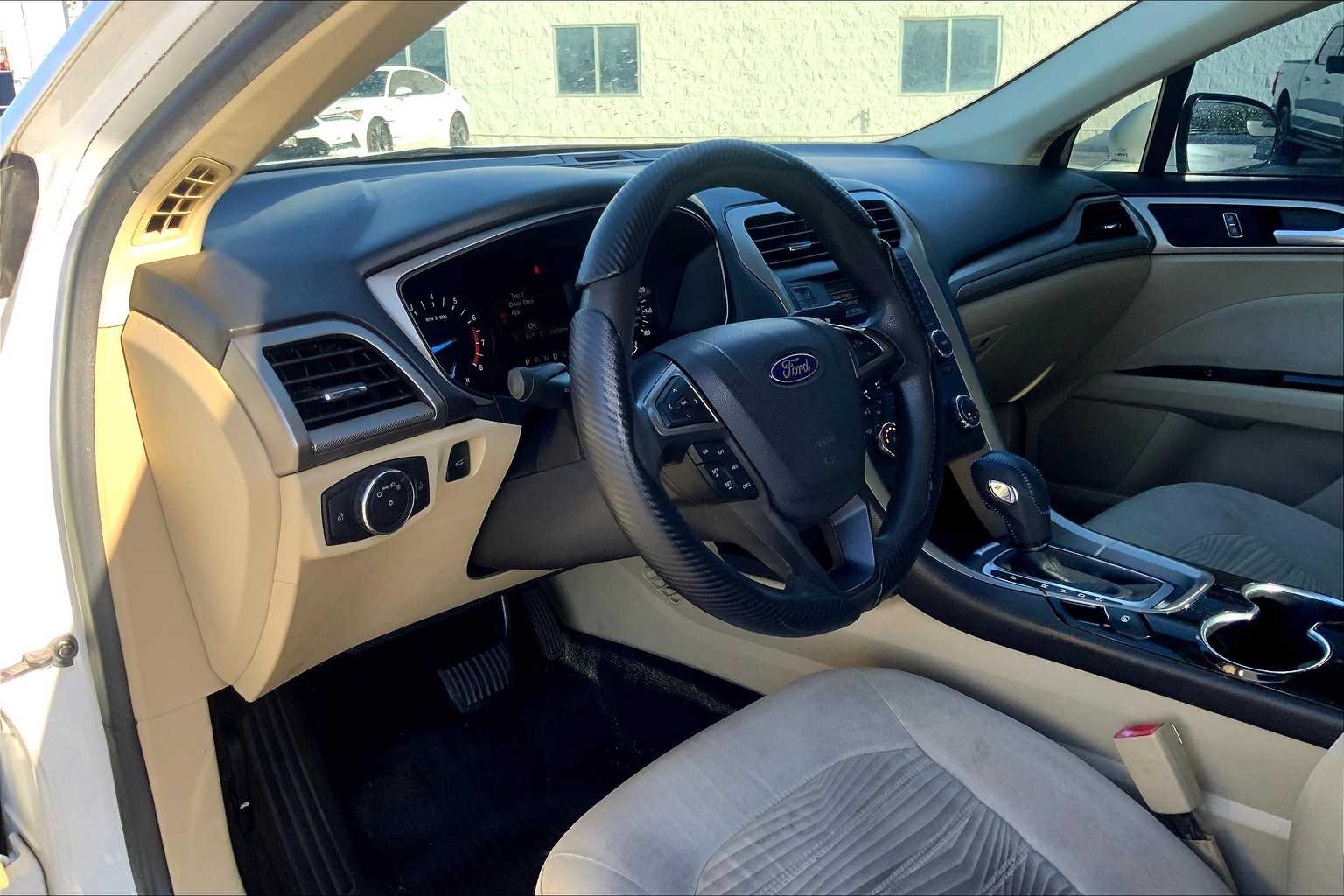 Thumbnail: 2016 Ford Fusion - 2