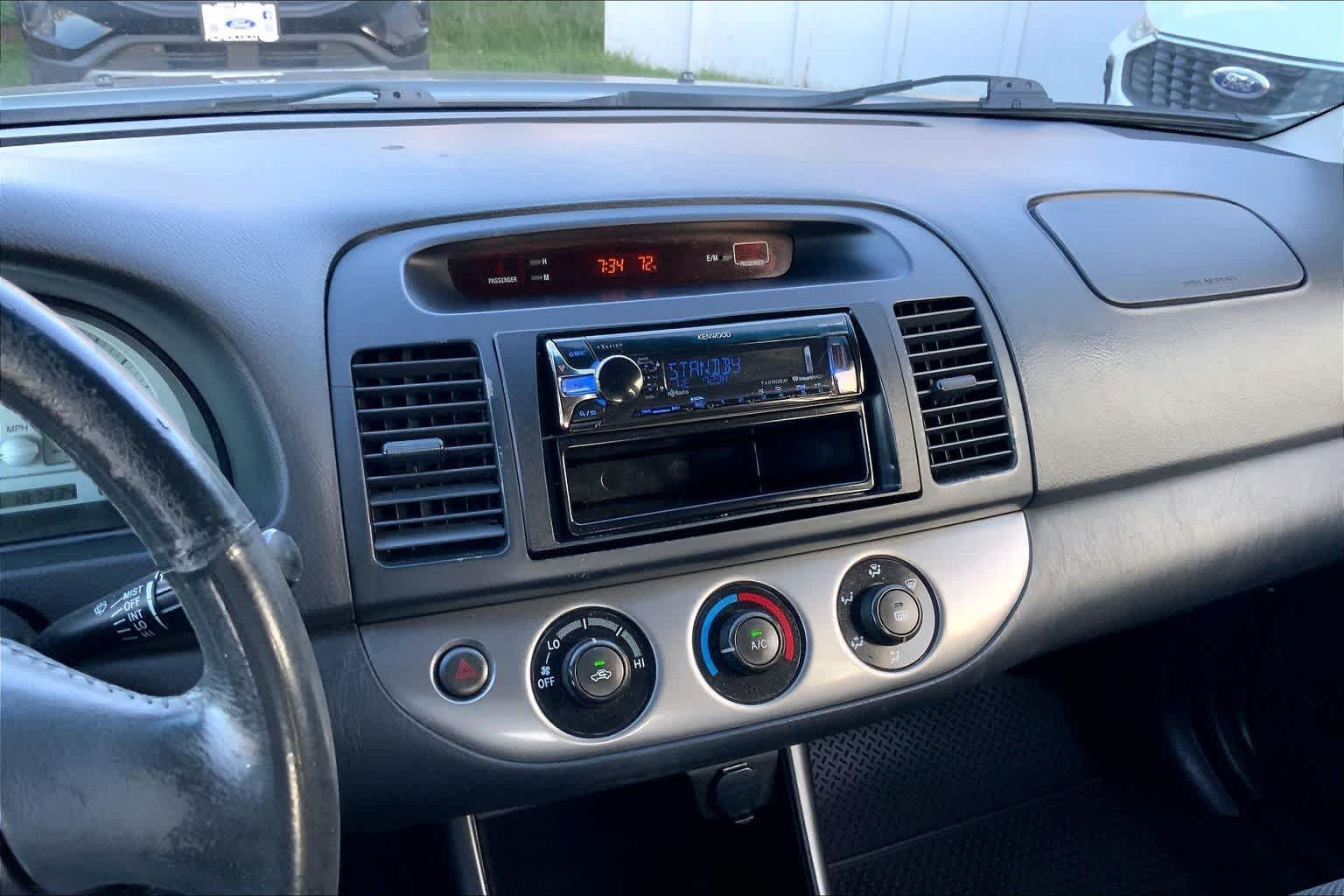 Thumbnail: 2004 Toyota Camry - 15