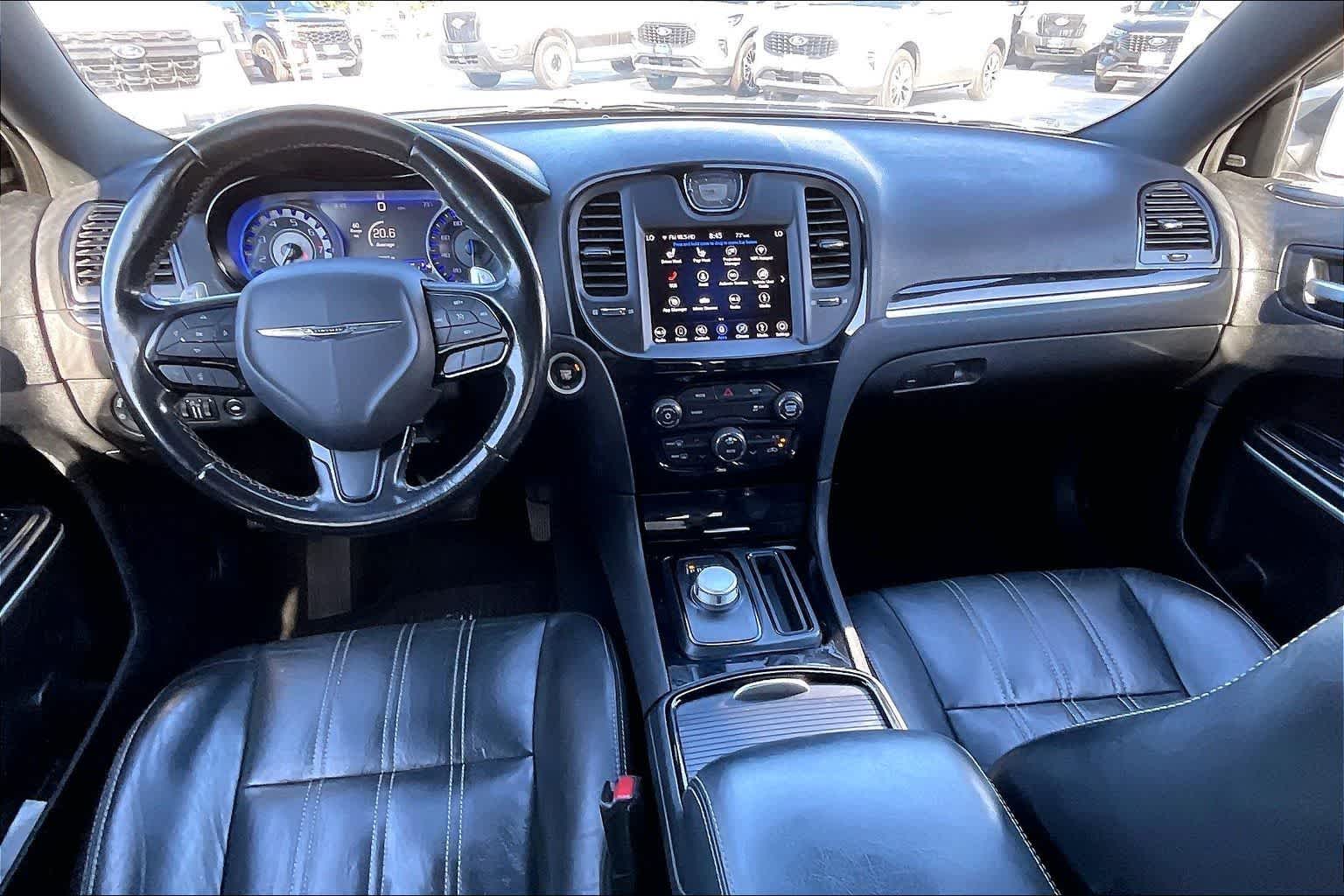 Thumbnail: 2019 Chrysler 300 - 10