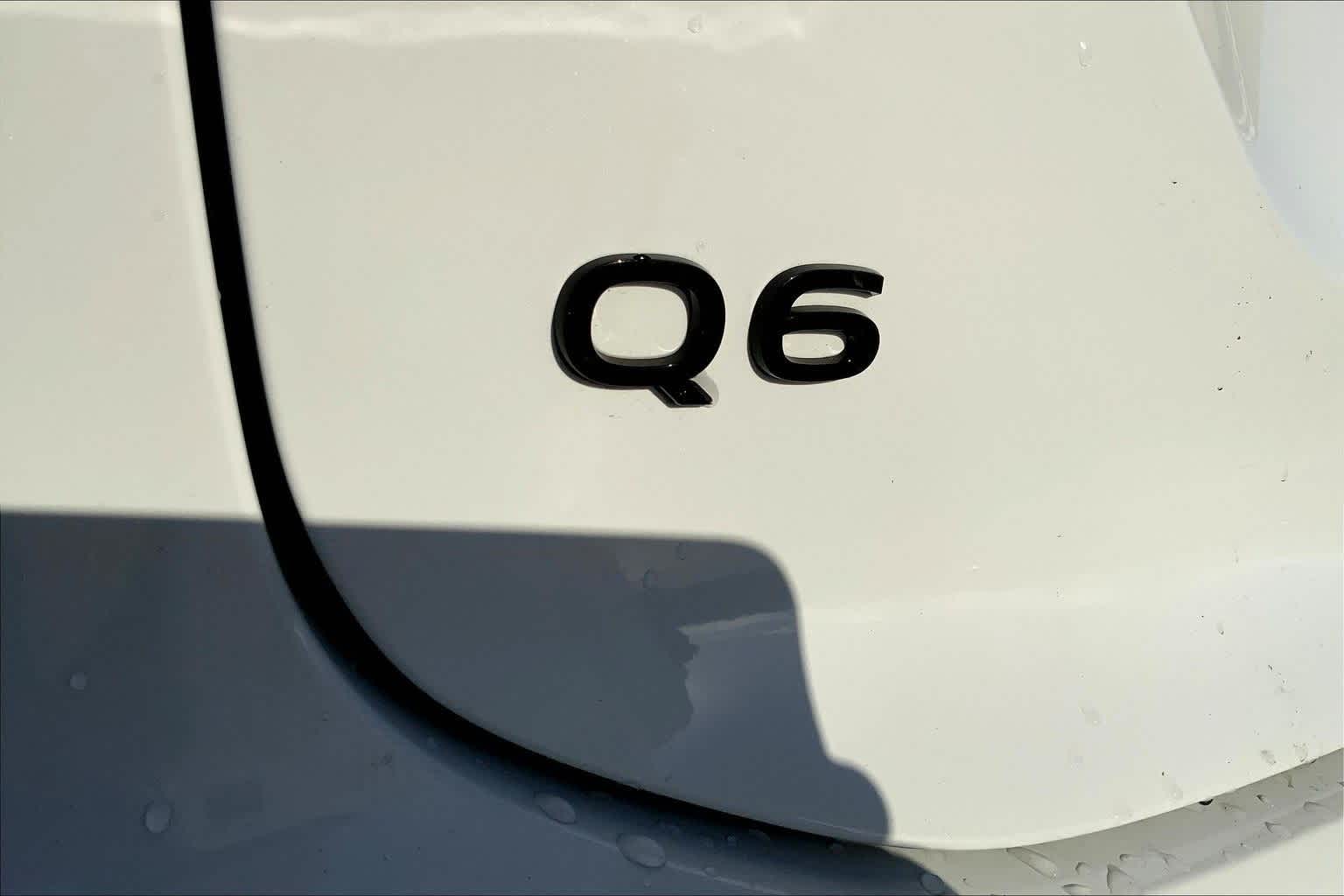 Thumbnail: 2025 Audi Q6 e-tron - 7