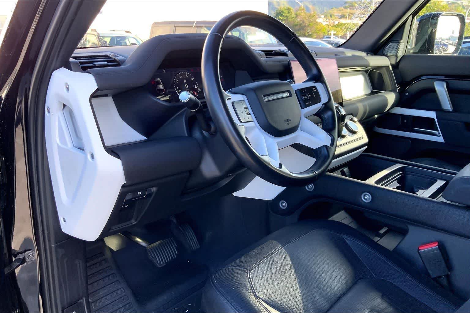 Thumbnail: 2022 Land Rover Defender - 2