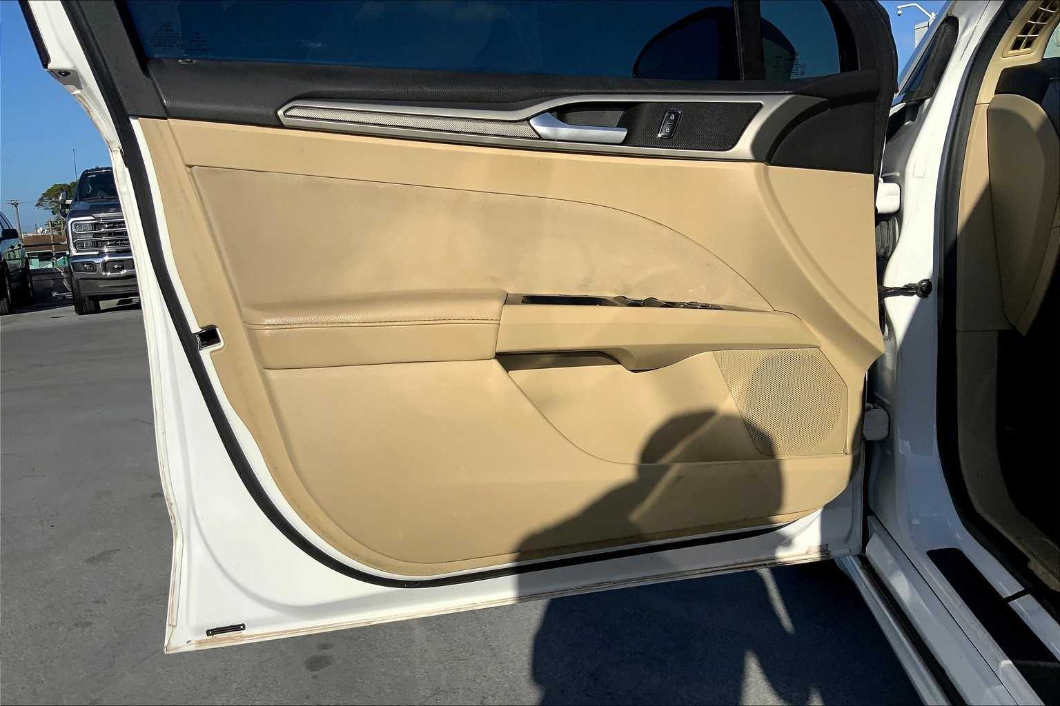 Thumbnail: 2016 Ford Fusion - 27