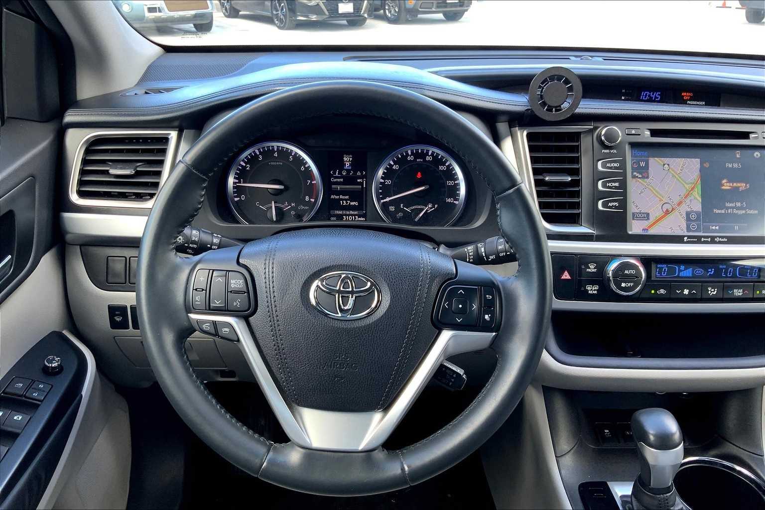 Thumbnail: 2016 Toyota Highlander - 14
