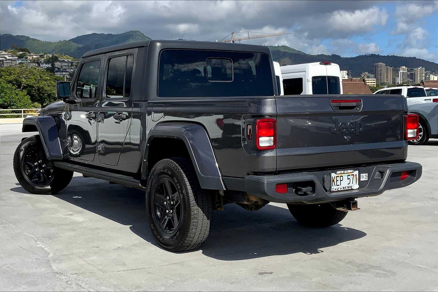 Thumbnail: 2021 Jeep Gladiator - 4