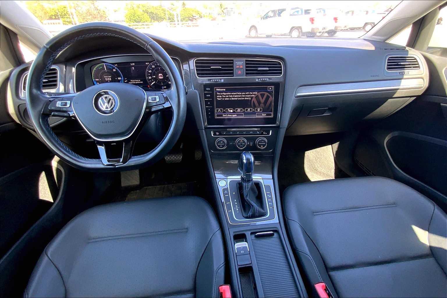 Thumbnail: 2019 Volkswagen e-Golf - 10
