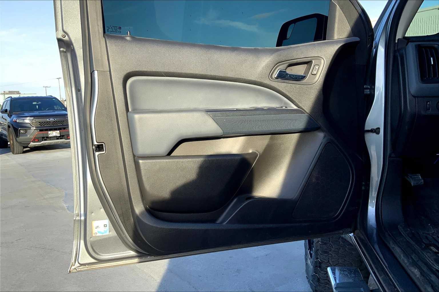 Thumbnail: 2020 Chevrolet Colorado - 27