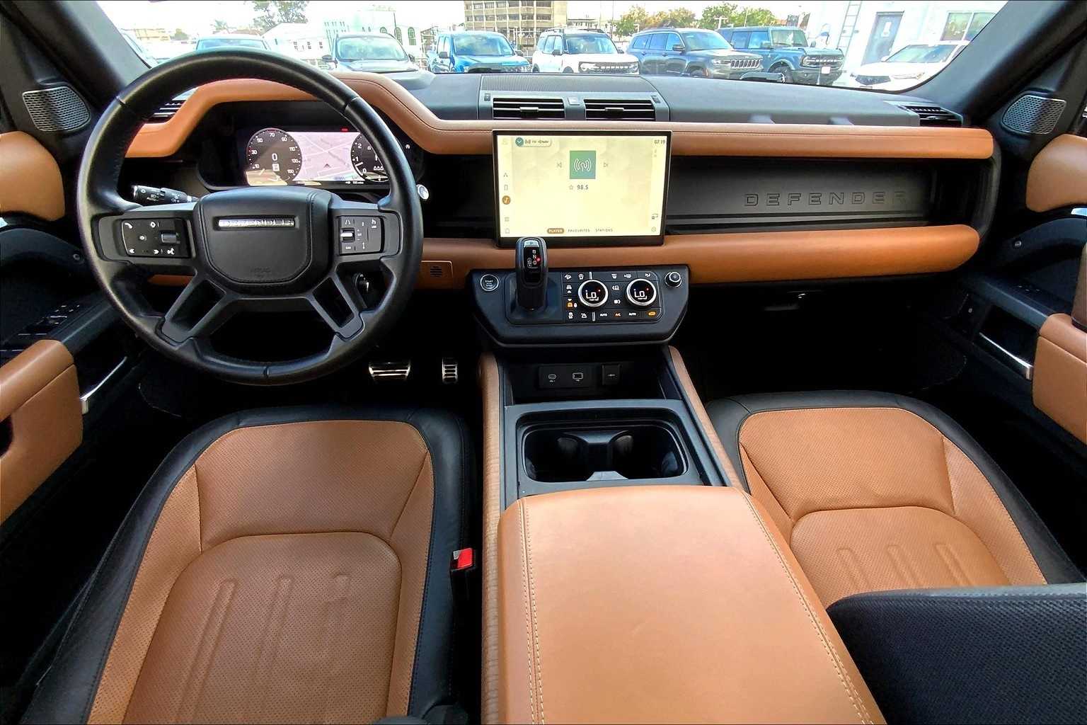 Thumbnail: 2023 Land Rover Defender - 10