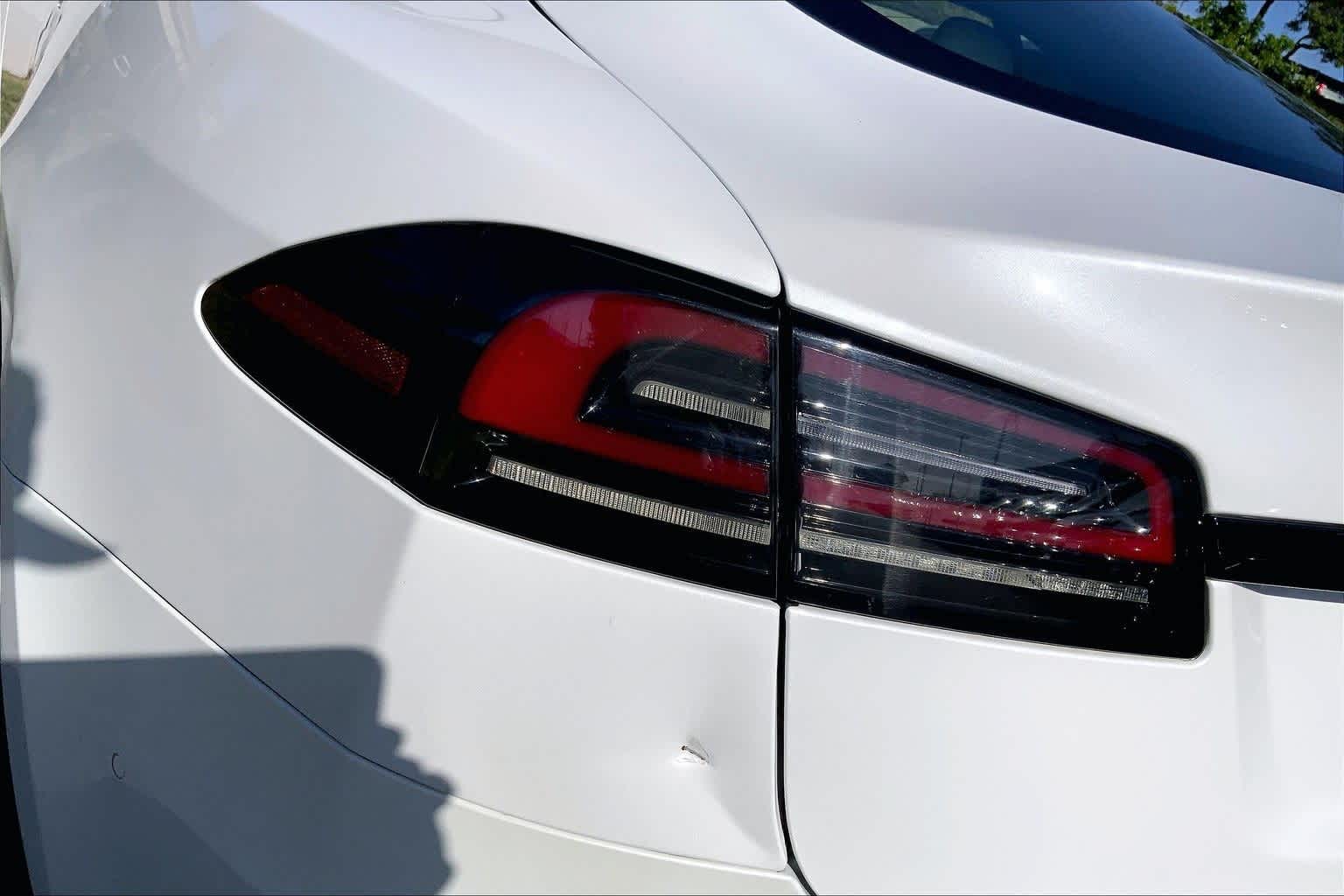 Thumbnail: 2022 Tesla Model S - 32