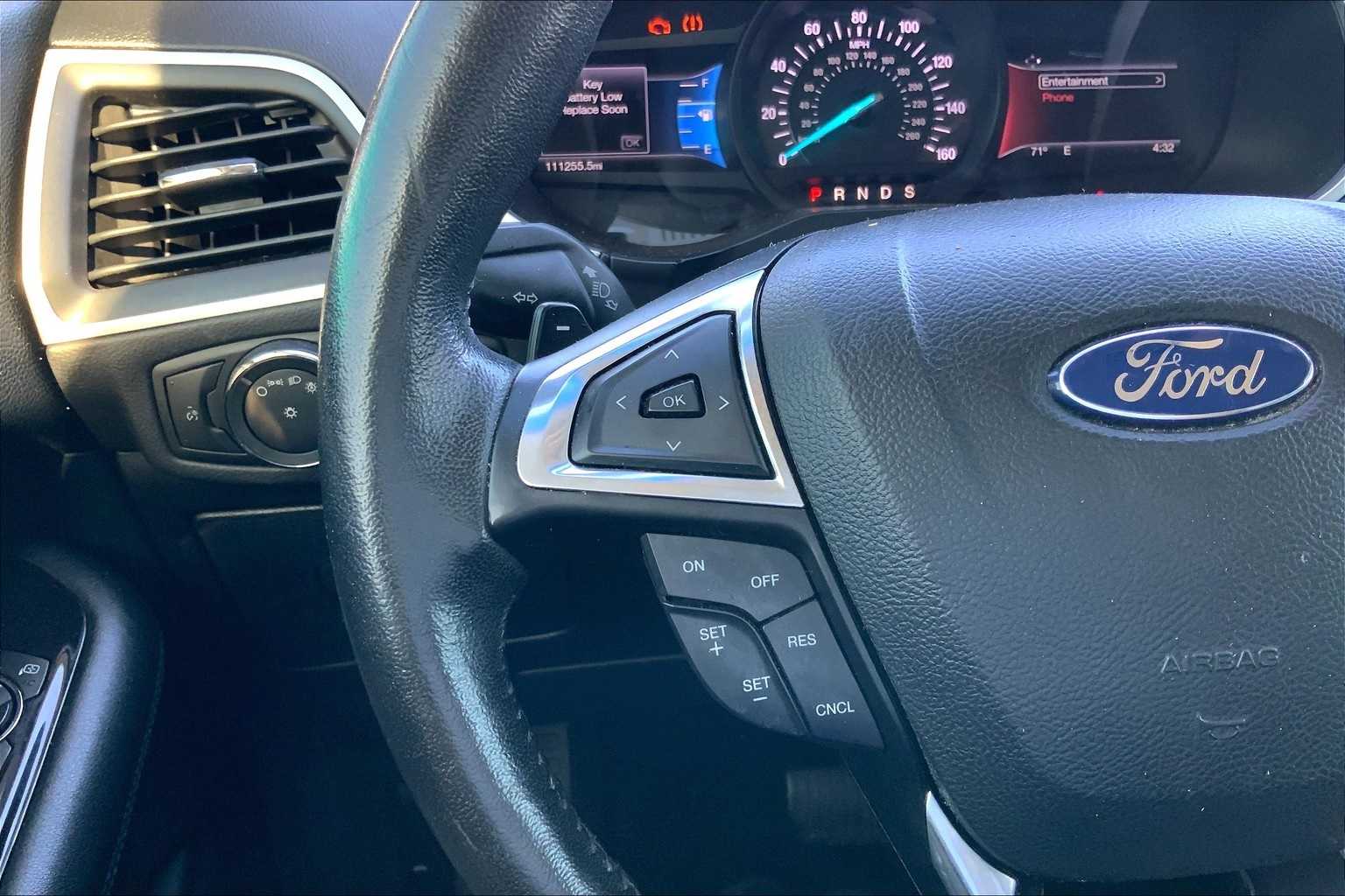 Thumbnail: 2015 Ford Edge - 24