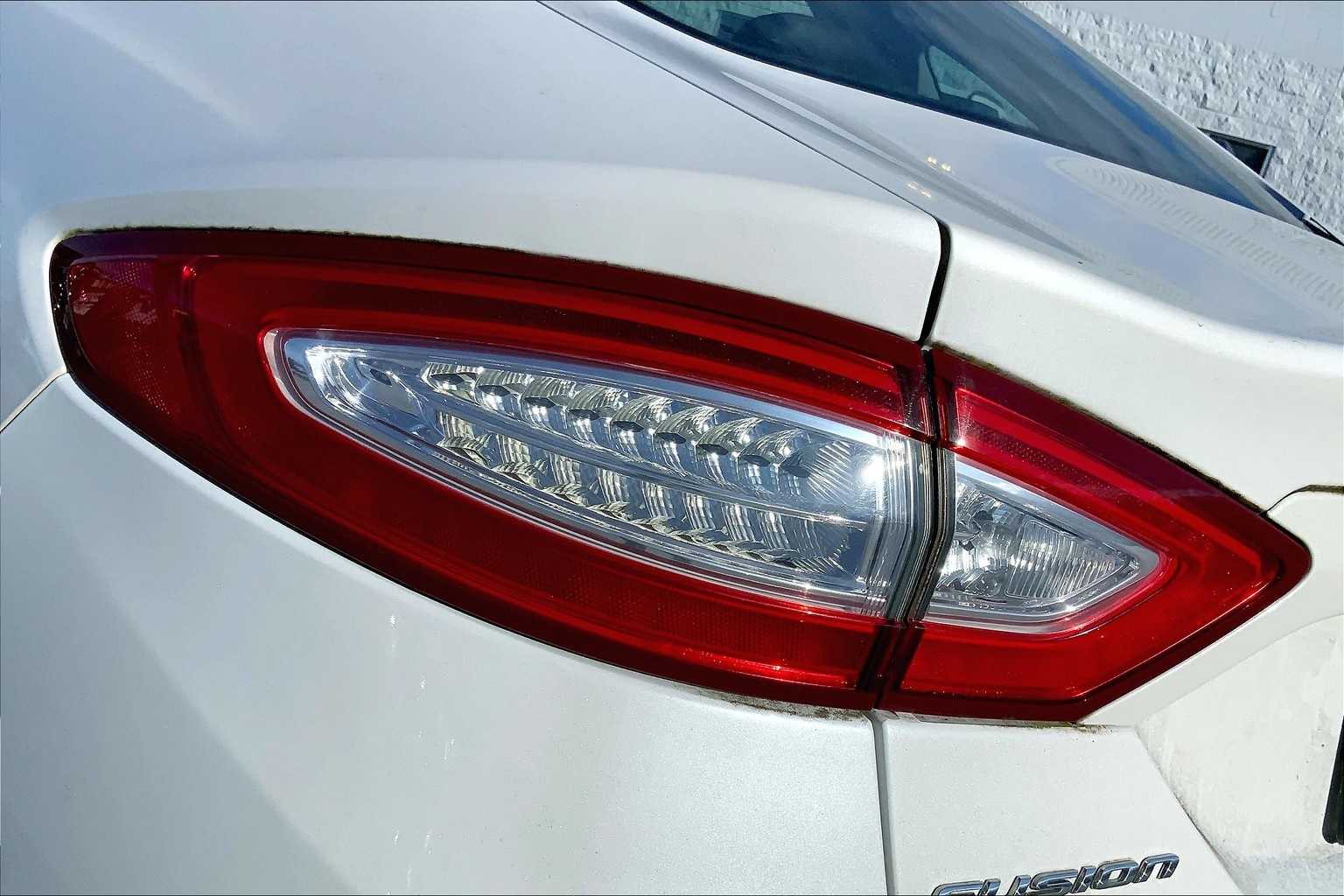 Thumbnail: 2015 Ford Fusion - 32