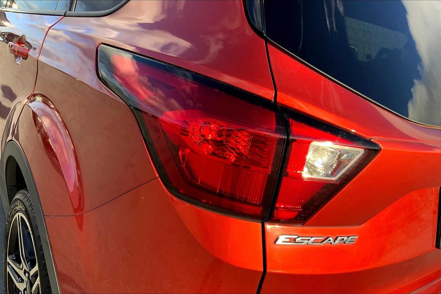 Thumbnail: 2019 Ford Escape - 32