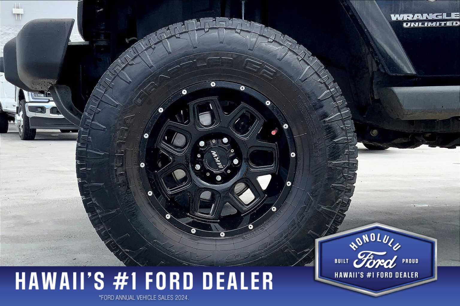 2013 Jeep Wrangler Unlimited Sahara 8