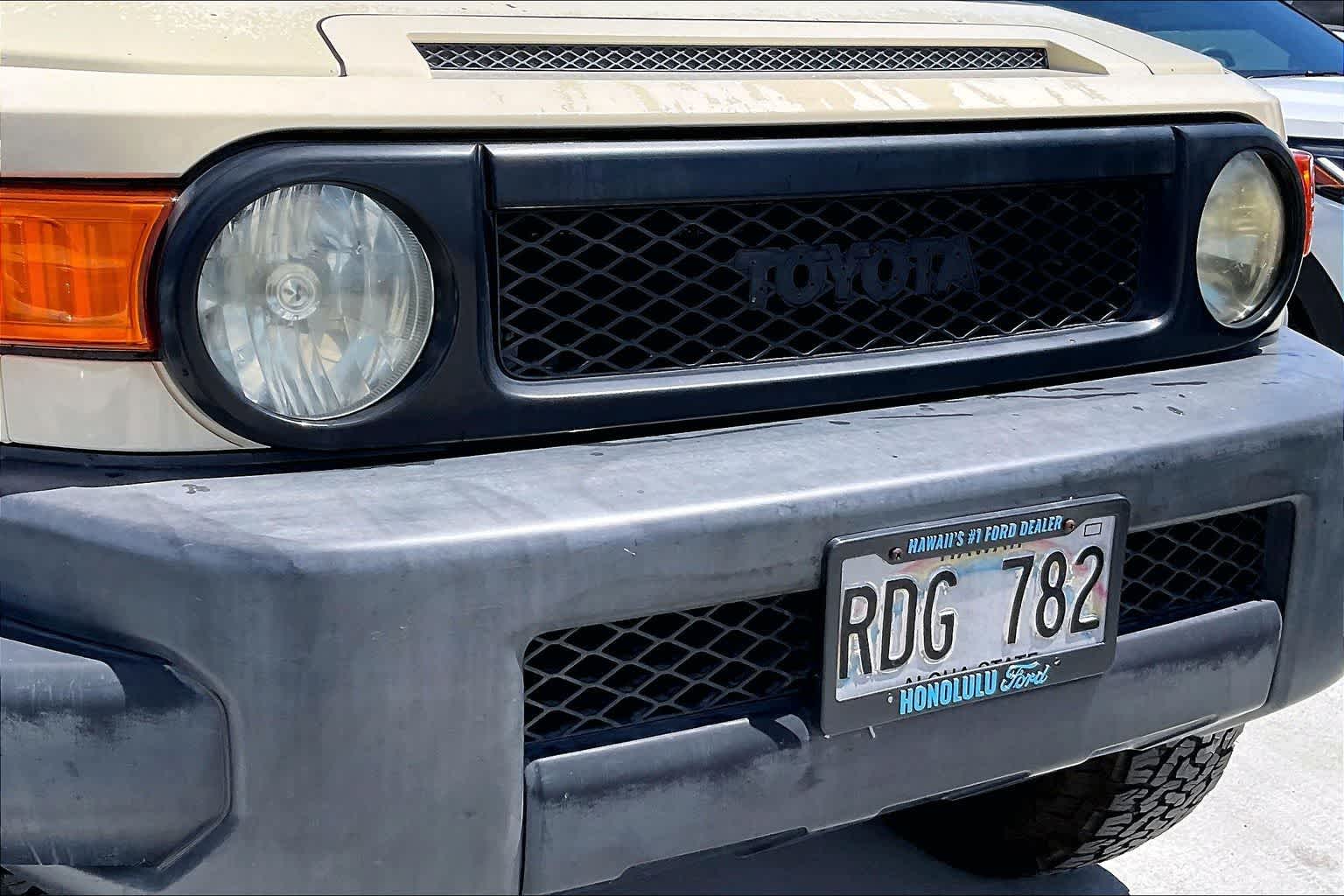 Thumbnail: 2010 Toyota FJ Cruiser - 33