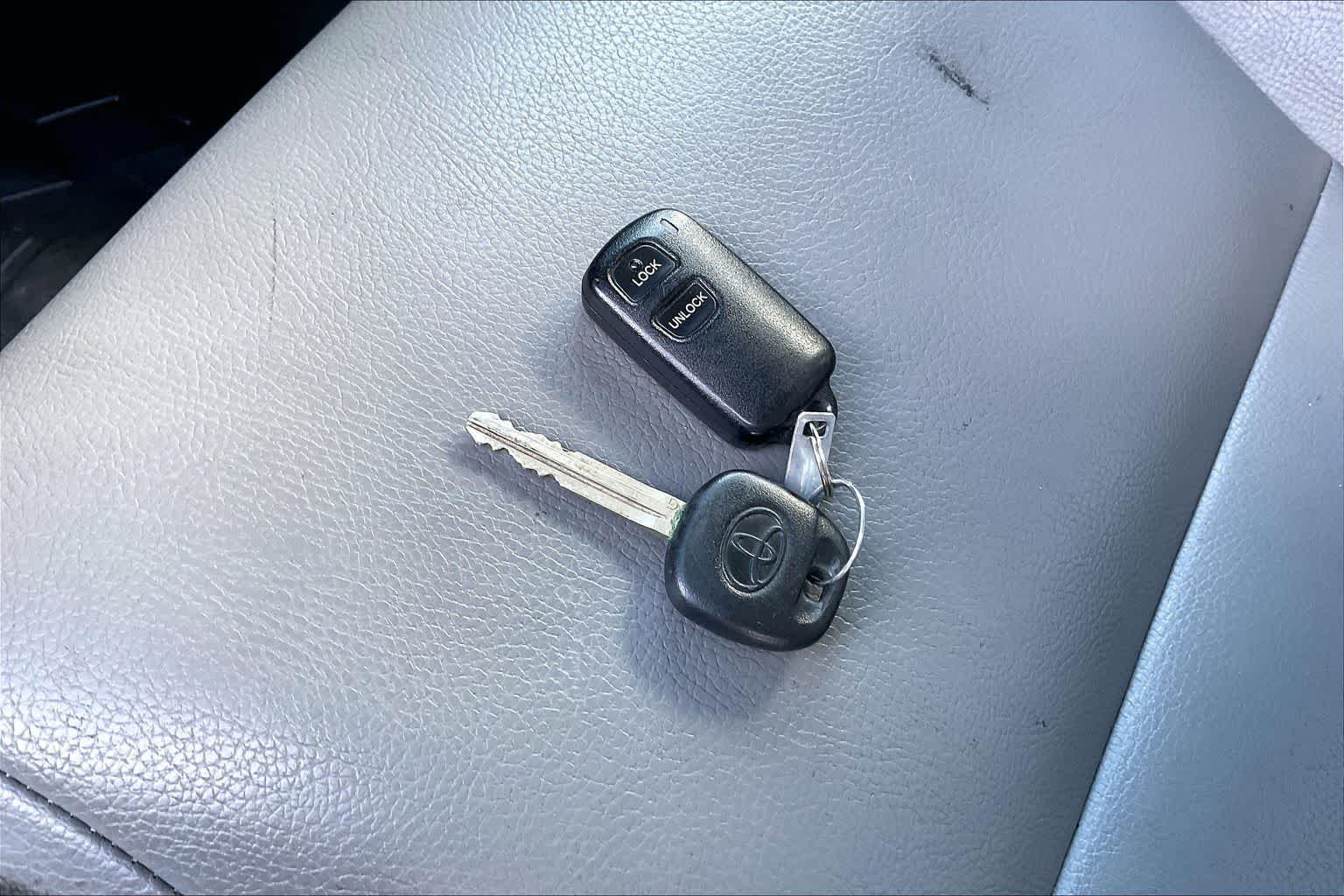Thumbnail: 2013 Toyota Tundra - 19