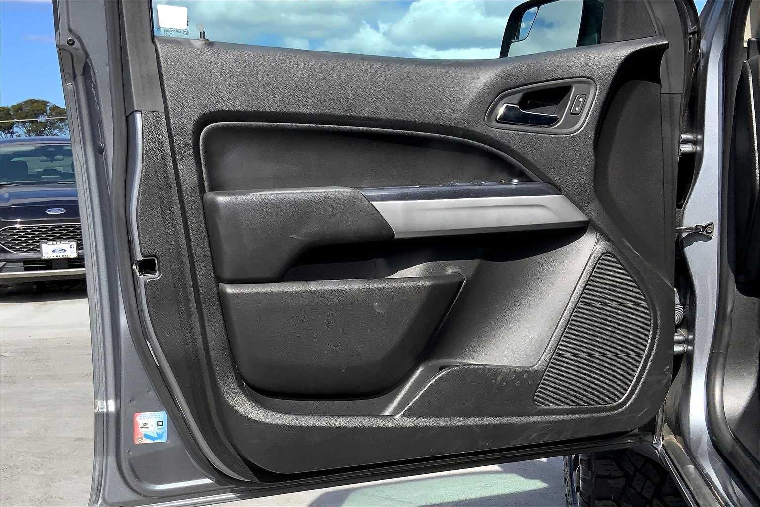 Thumbnail: 2021 Chevrolet Colorado - 20