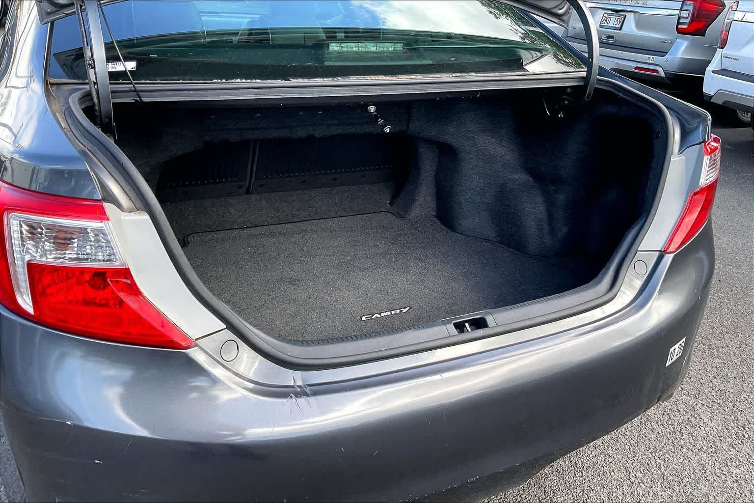 Thumbnail: 2012 Toyota Camry - 18