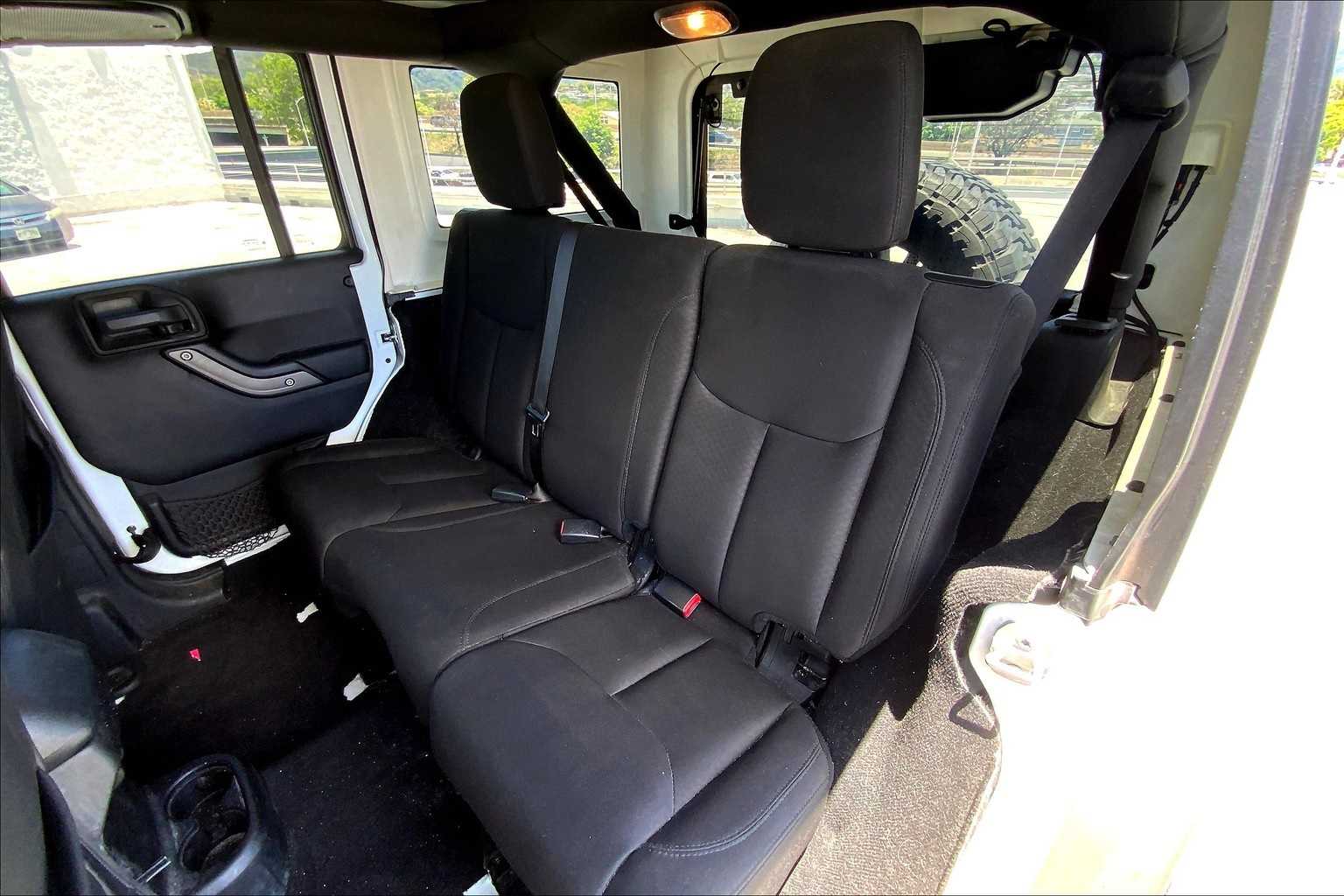 Thumbnail: 2016 Jeep Wrangler - 29