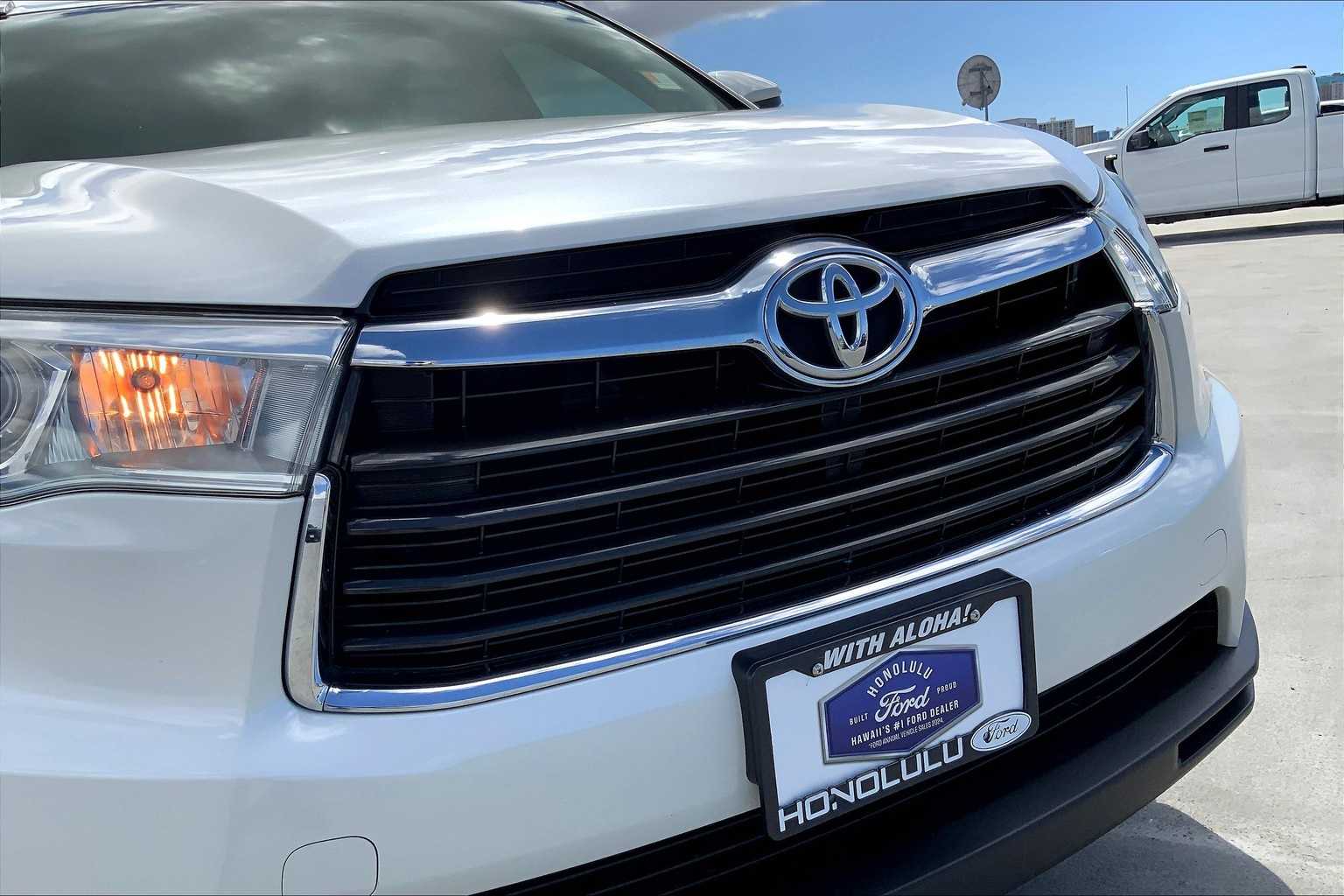 Thumbnail: 2016 Toyota Highlander - 33