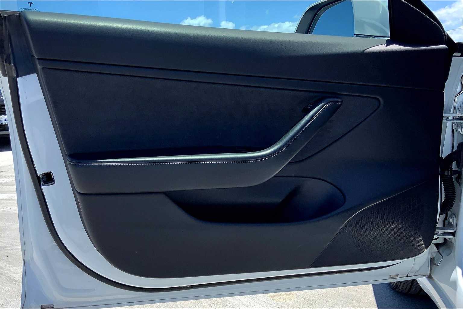 Thumbnail: 2019 Tesla Model 3 - 27
