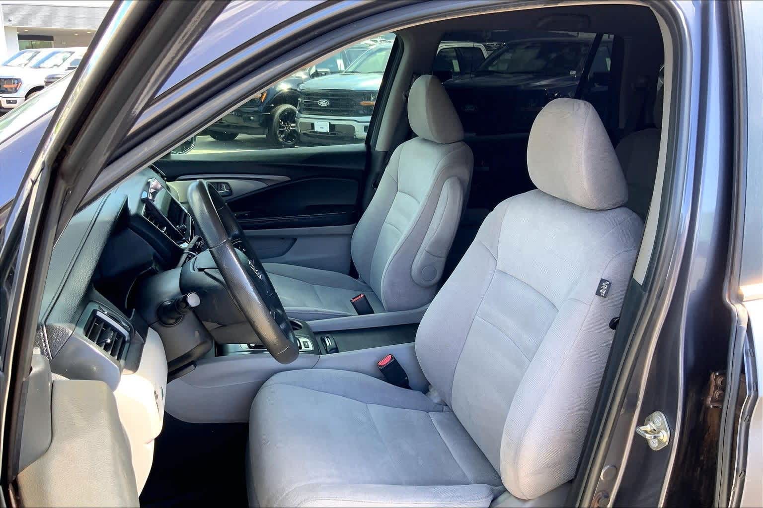 Thumbnail: 2020 Honda Pilot - 11