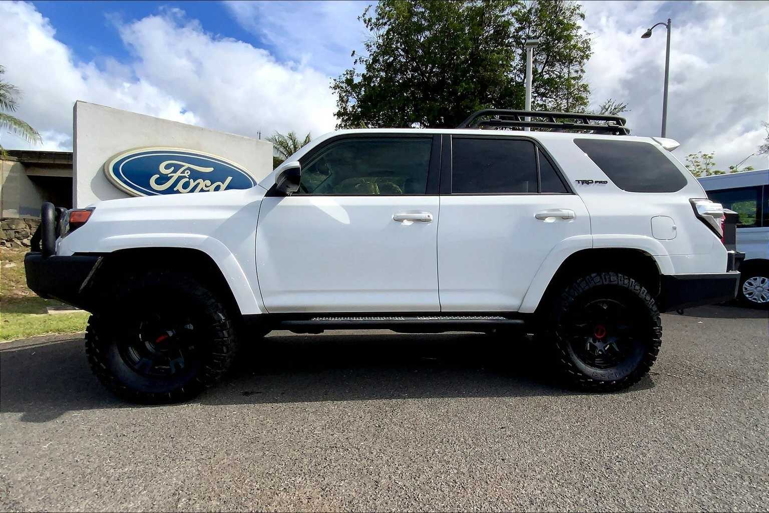 Thumbnail: 2022 Toyota 4Runner - 3