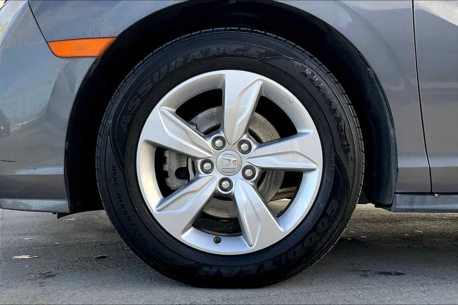 Thumbnail: 2020 Honda Odyssey - 8