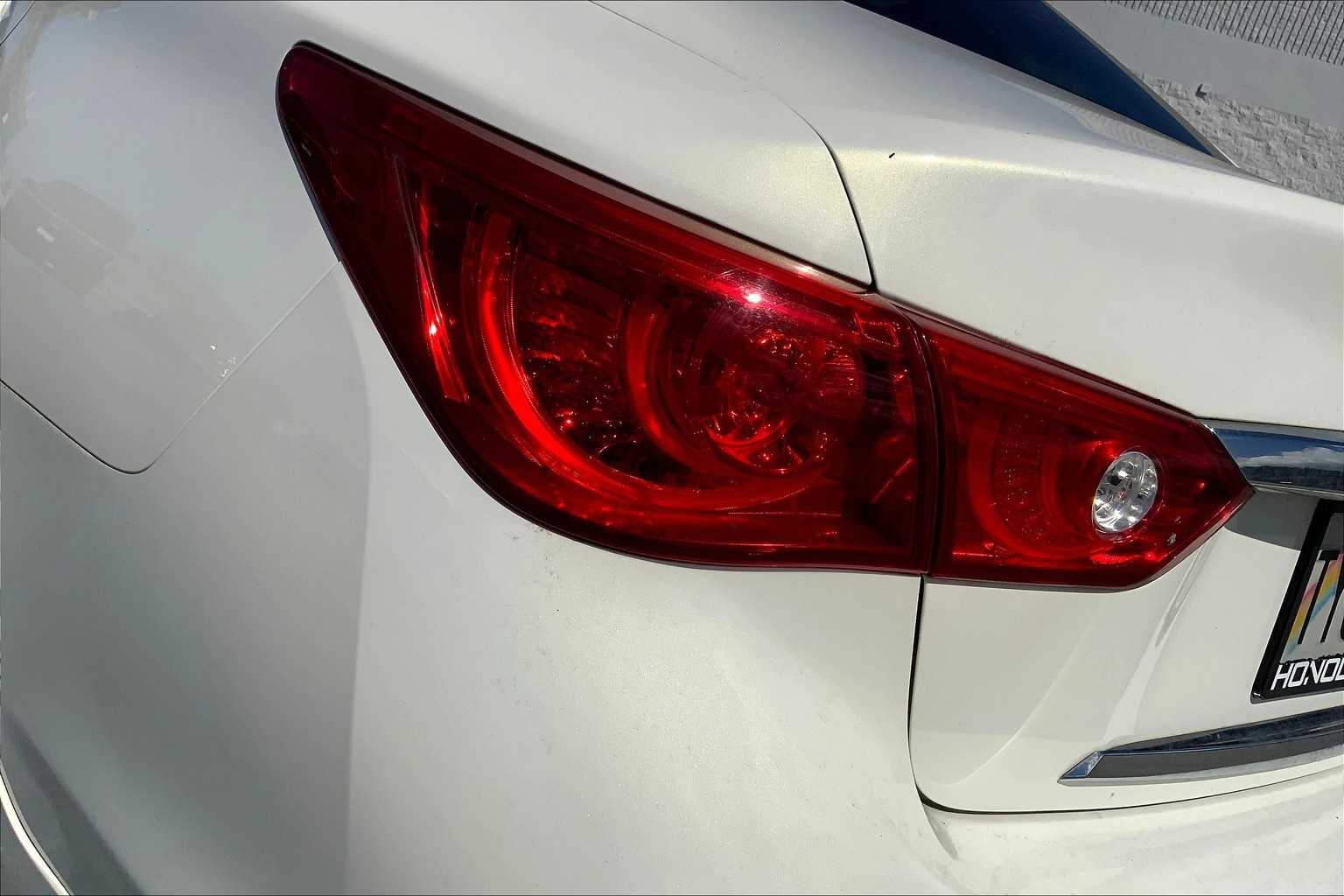 Thumbnail: 2015 INFINITI Q50 - 32