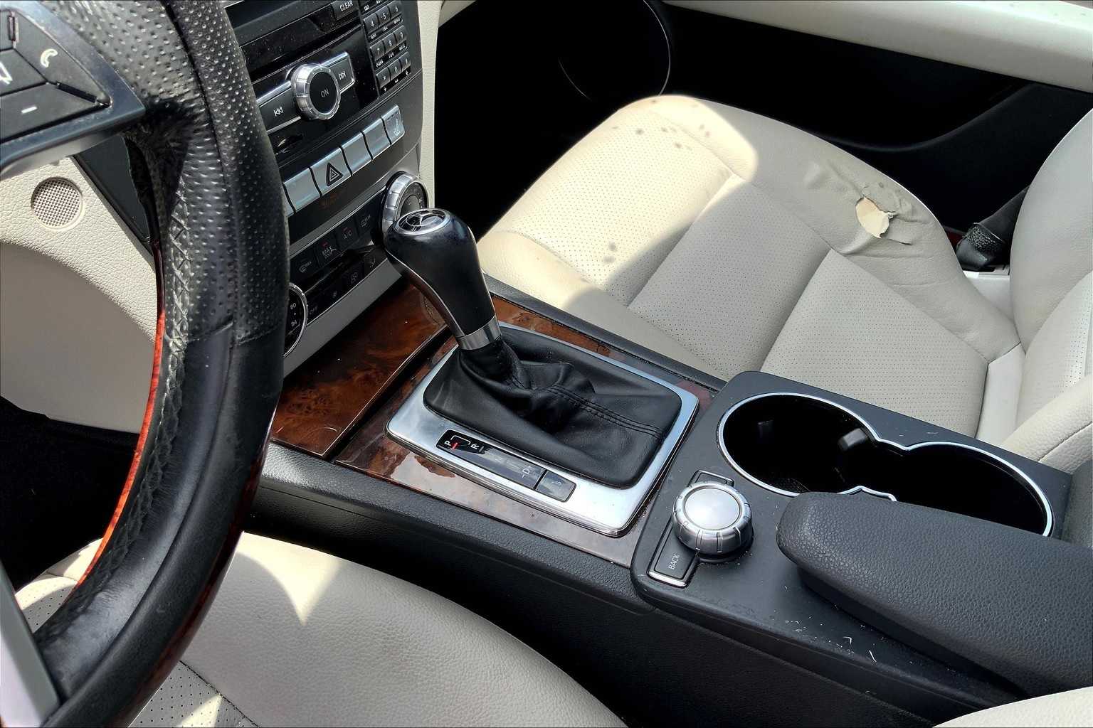 Thumbnail: 2012 Mercedes-Benz C-Class - 16
