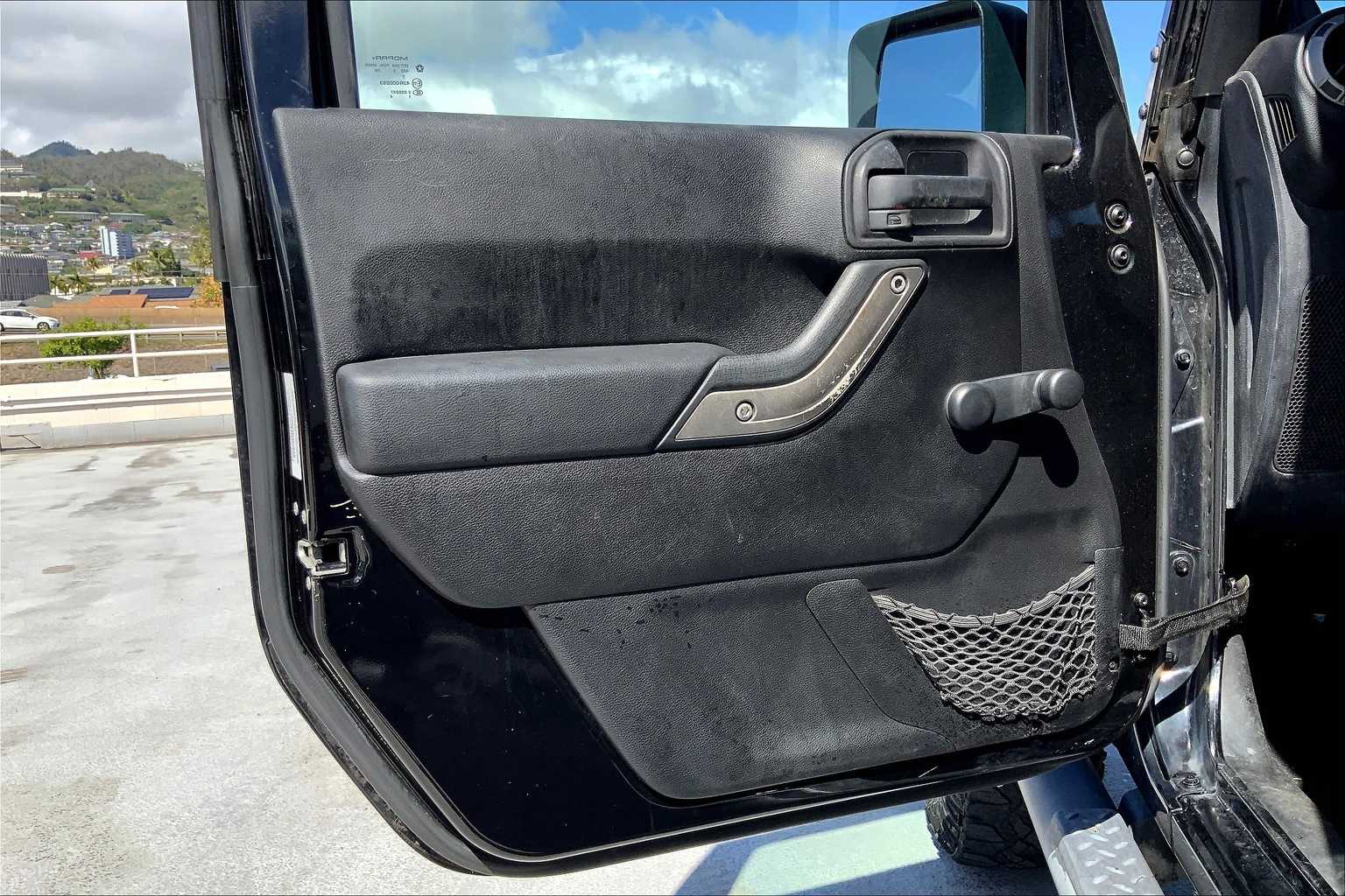 Thumbnail: 2013 Jeep Wrangler - 27