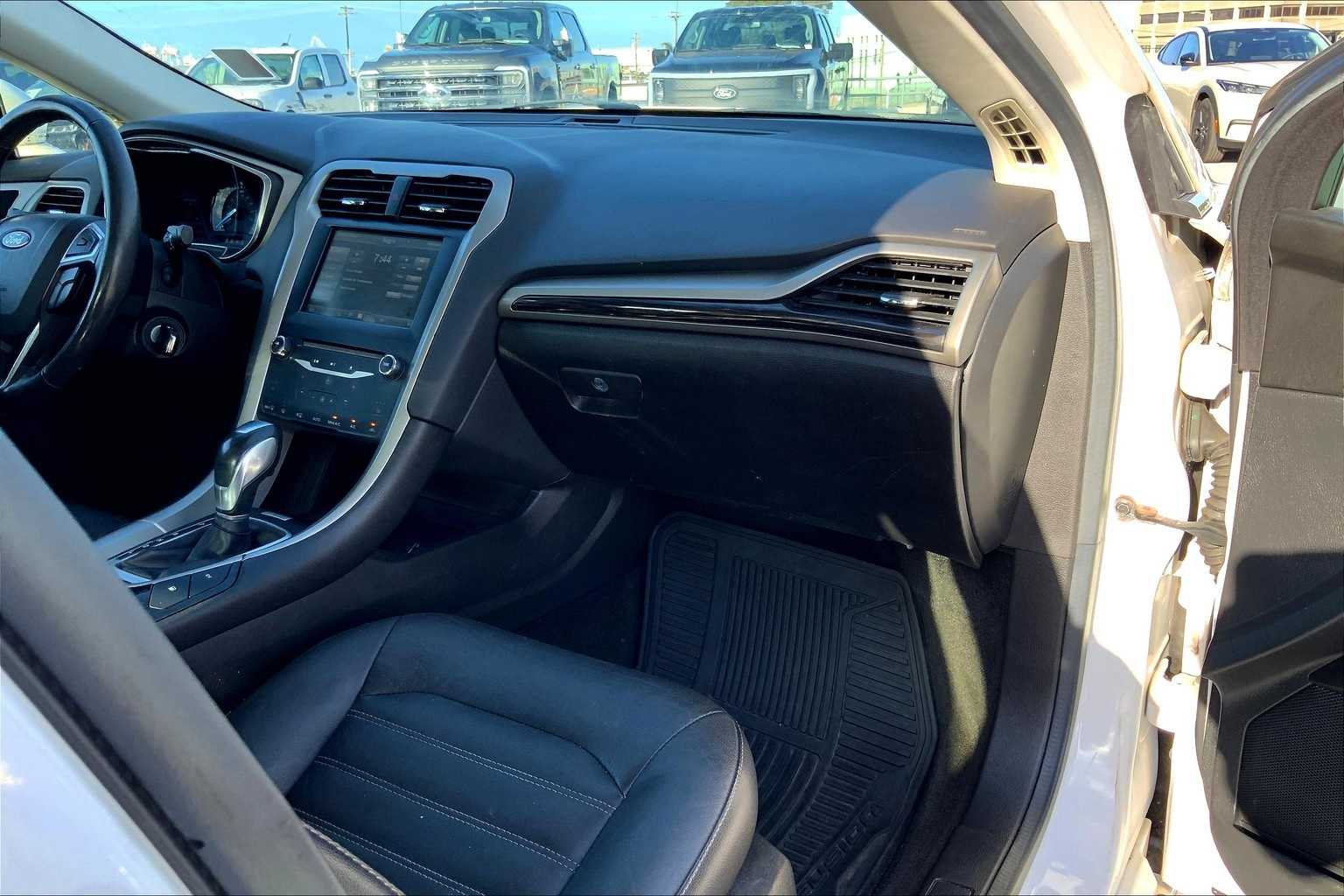 Thumbnail: 2015 Ford Fusion - 23