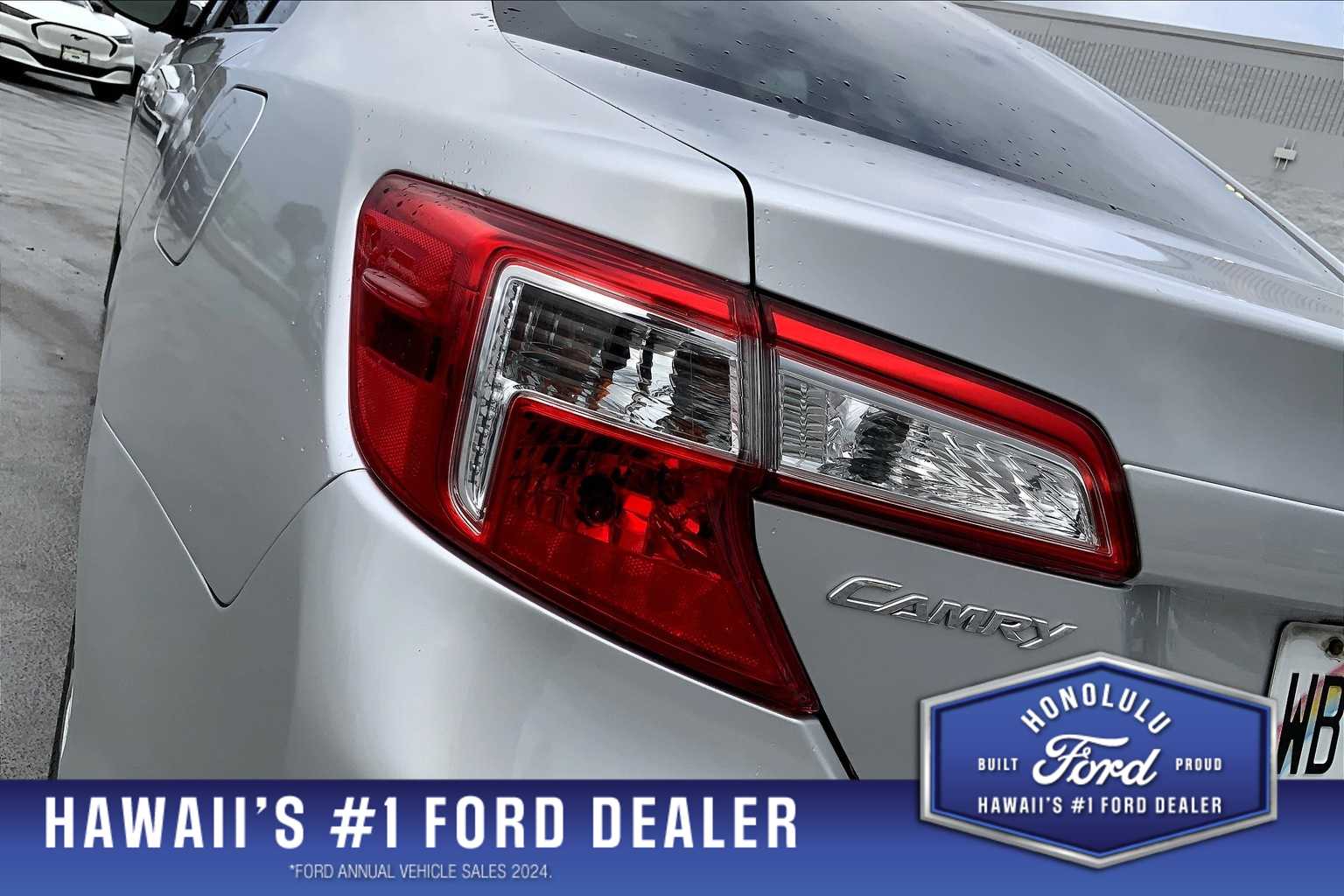 2012 Toyota Camry LE 32