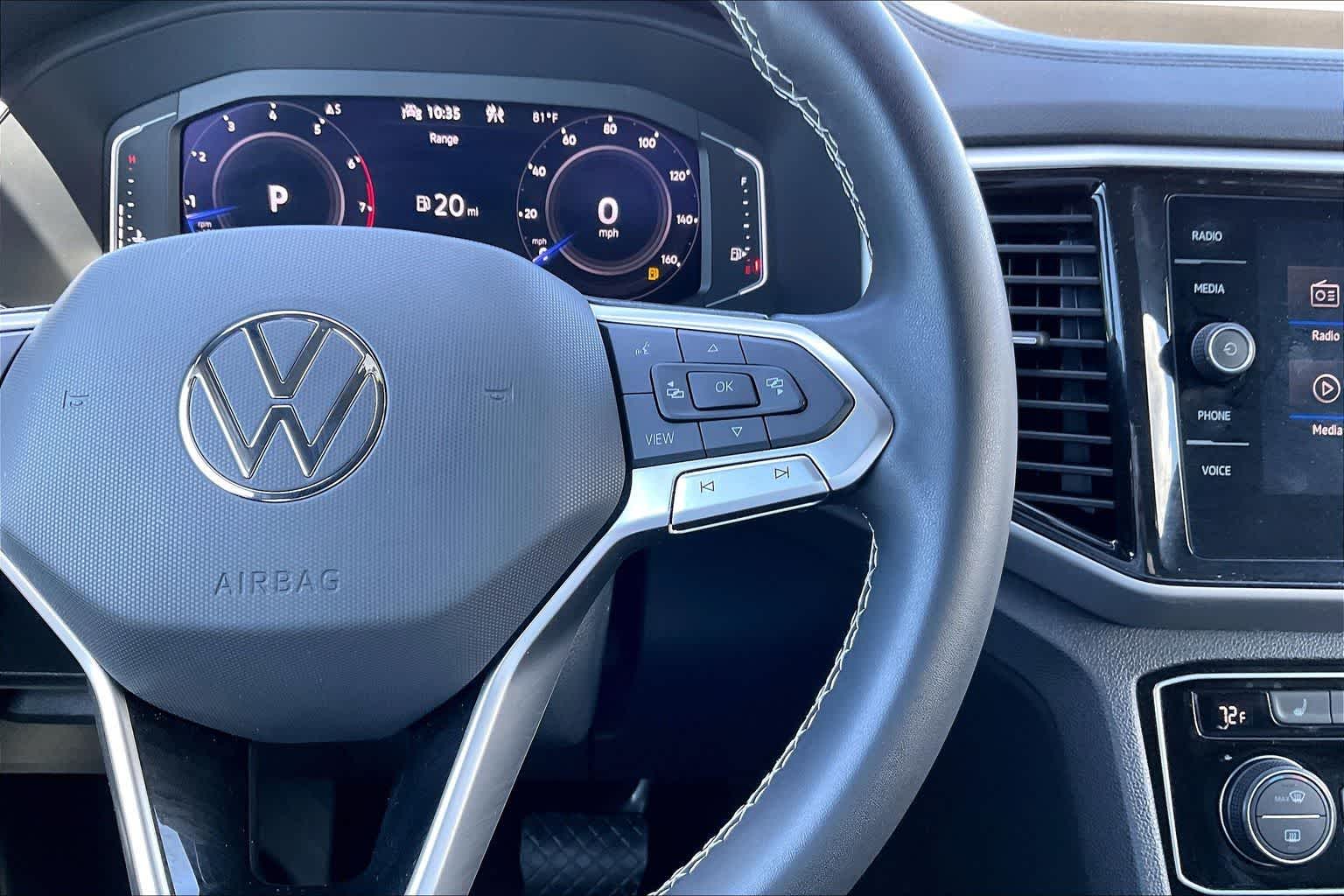 Thumbnail: 2022 Volkswagen Atlas - 25