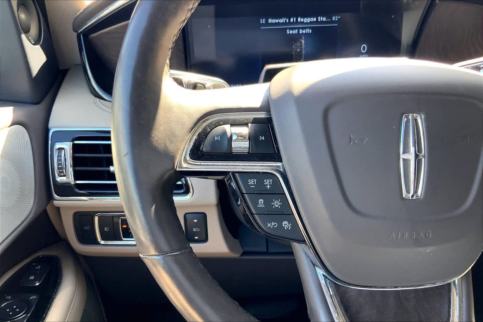 Thumbnail: 2022 Lincoln Navigator - 24