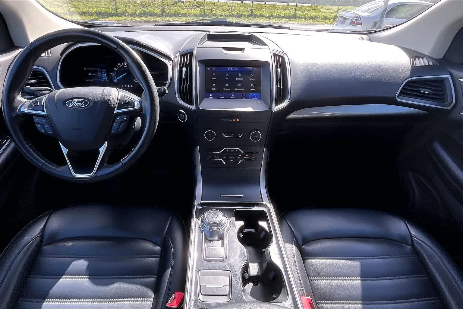 Thumbnail: 2020 Ford Edge - 10