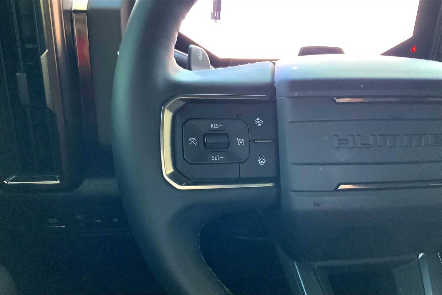 Thumbnail: 2025 GMC Hummer EV - 24