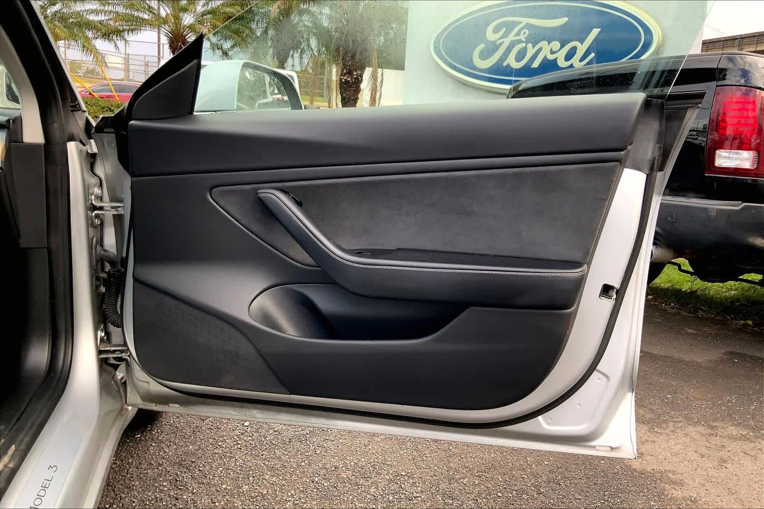 Thumbnail: 2018 Tesla Model 3 - 28