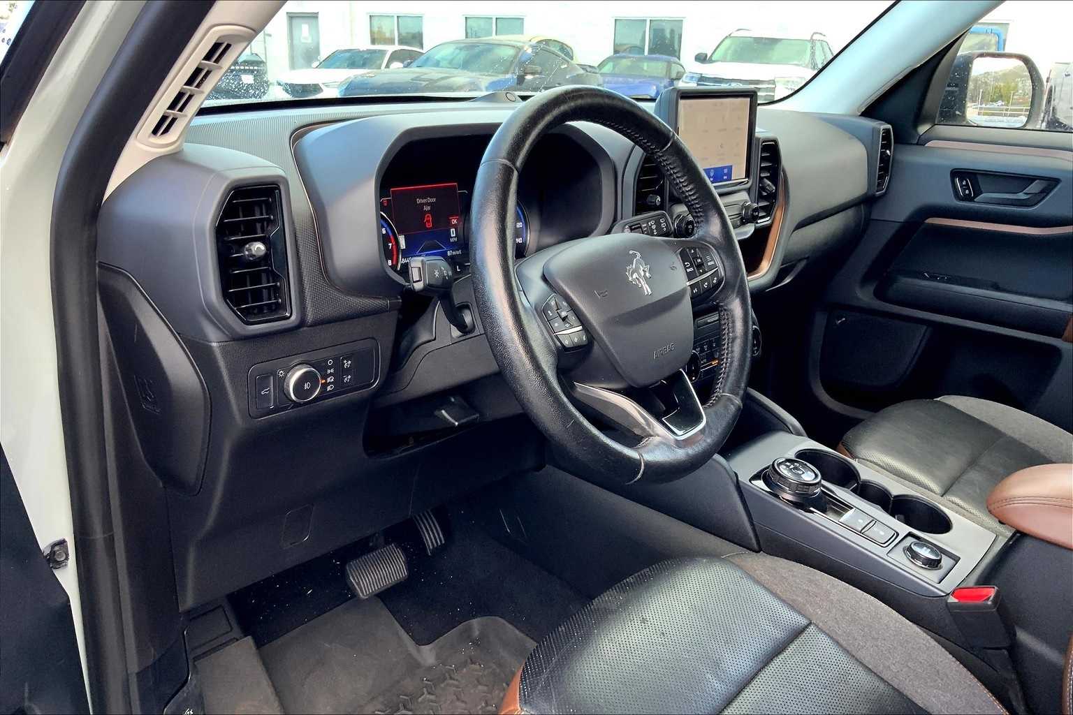 2022 Ford Bronco Sport Outer Banks photo 2