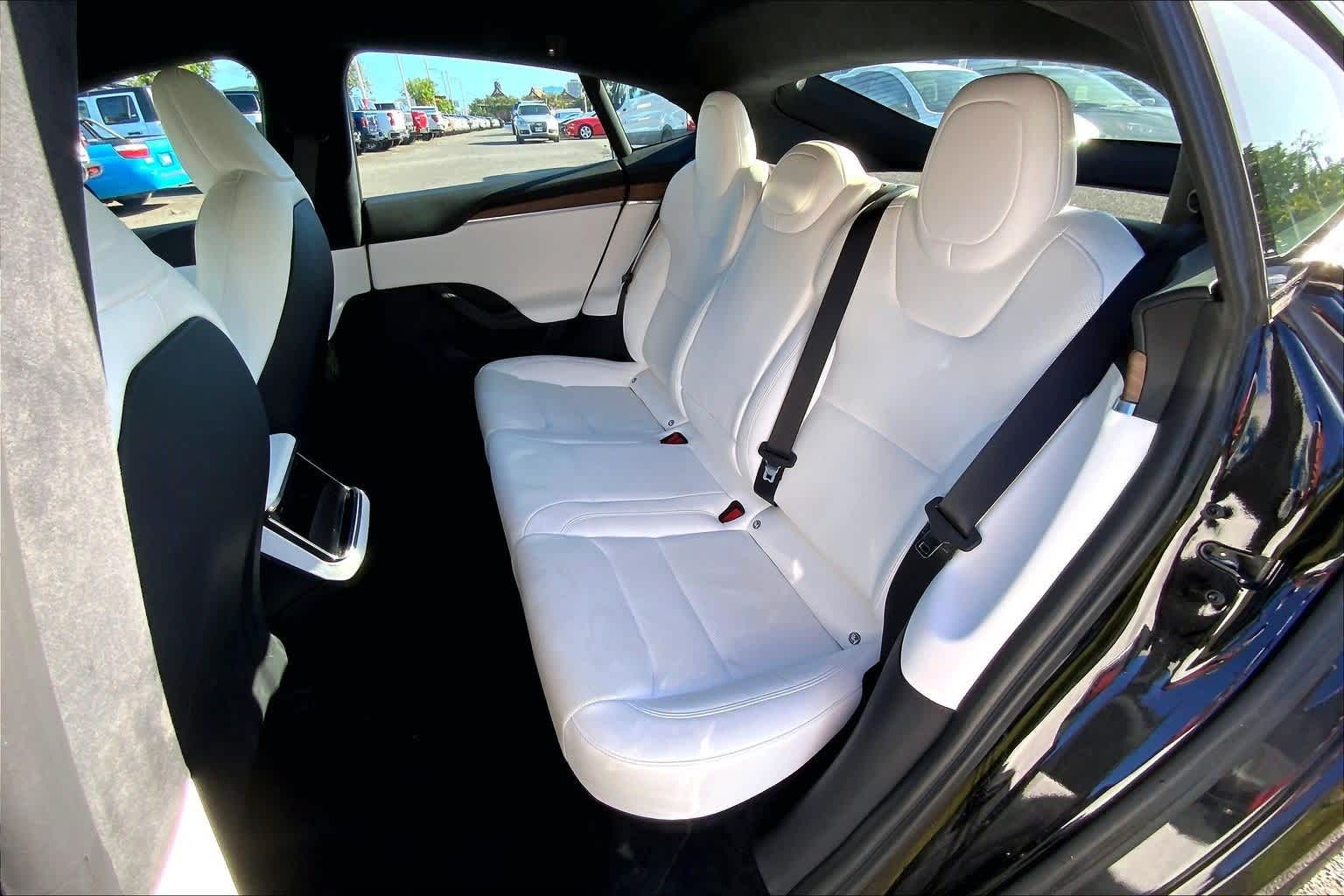 Thumbnail: 2022 Tesla Model S - 29