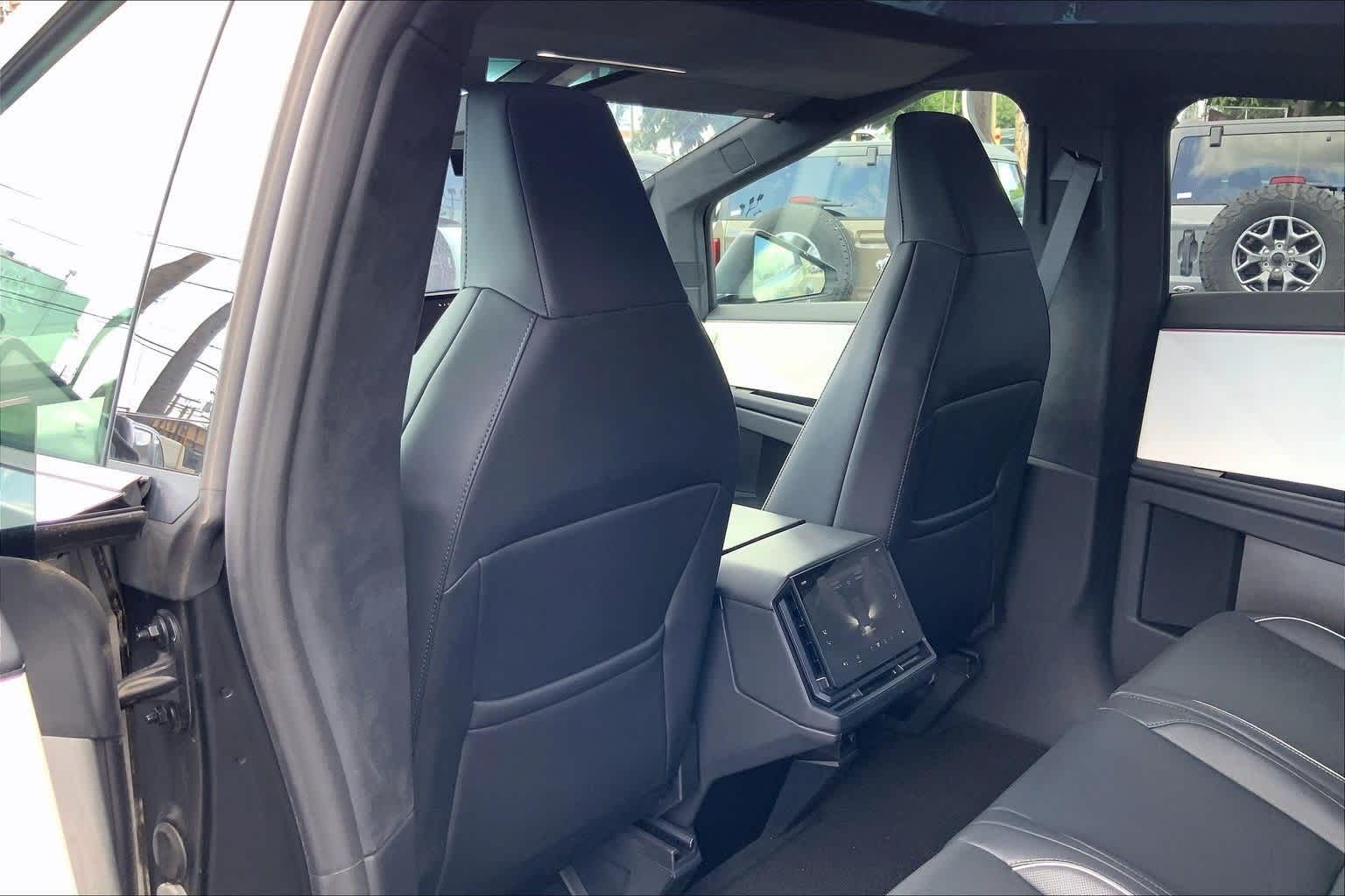 Thumbnail: 2024 Tesla Cybertruck - 12