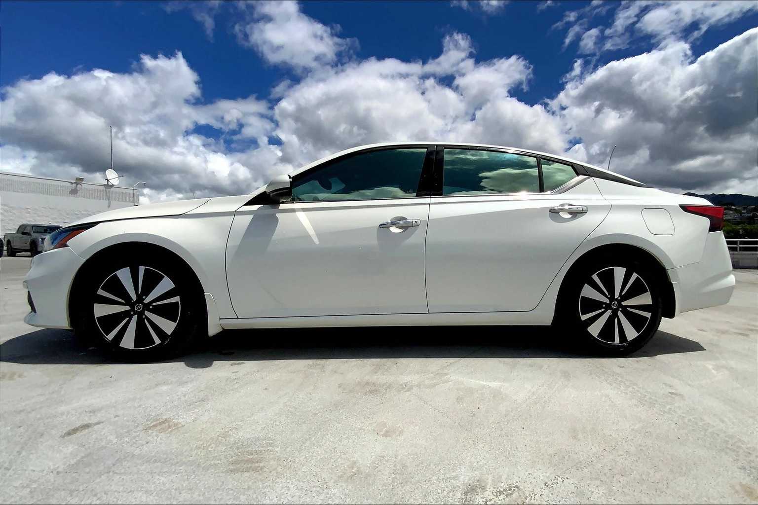 Thumbnail: 2019 Nissan Altima - 3