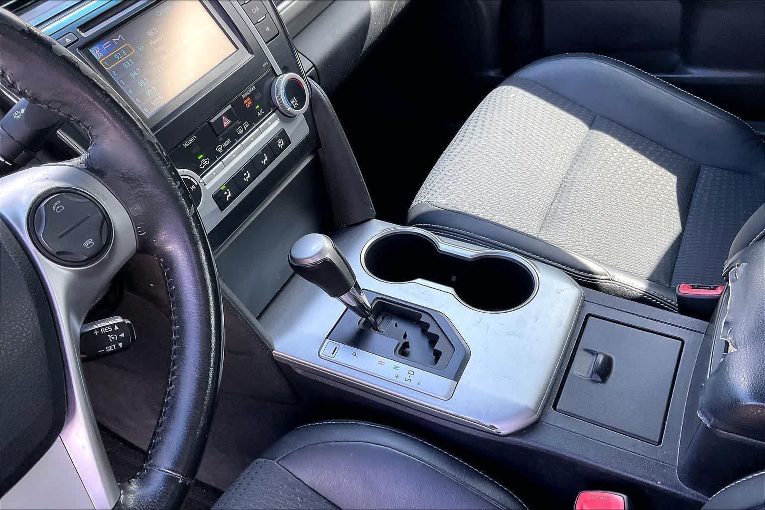 Thumbnail: 2012 Toyota Camry - 16