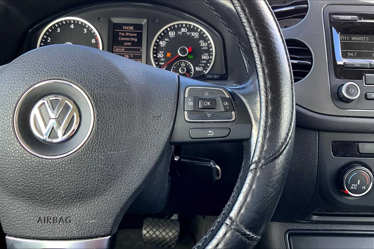 Thumbnail: 2014 Volkswagen Tiguan - 25