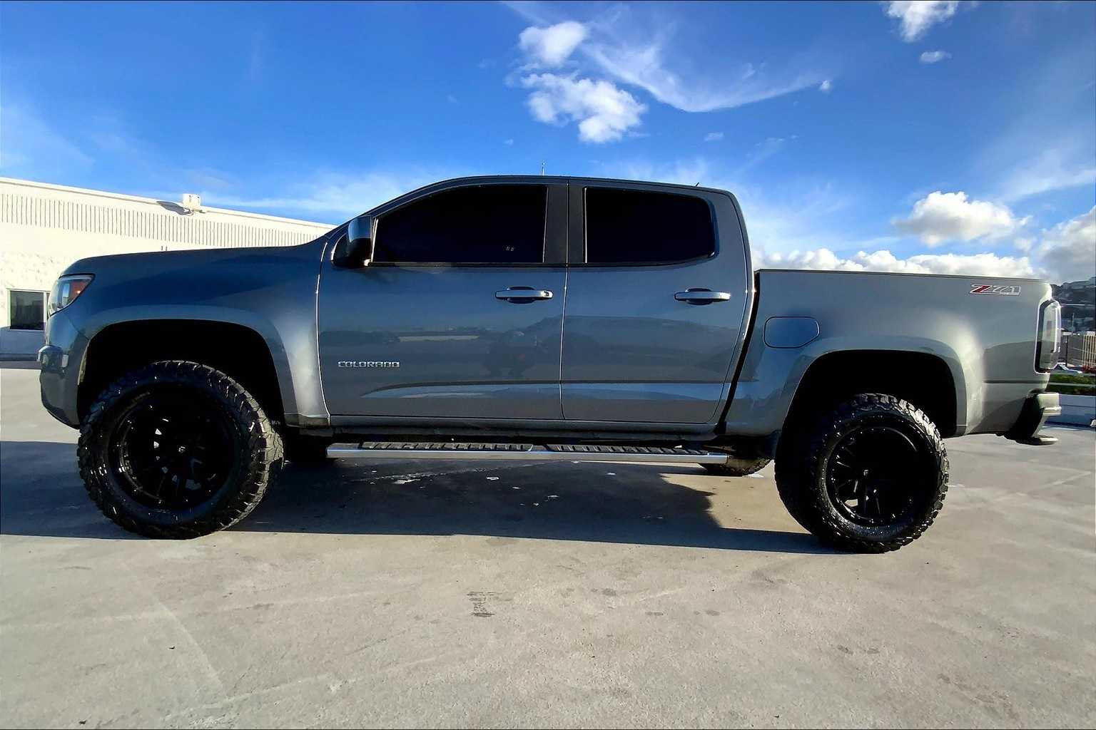Thumbnail: 2020 Chevrolet Colorado - 3