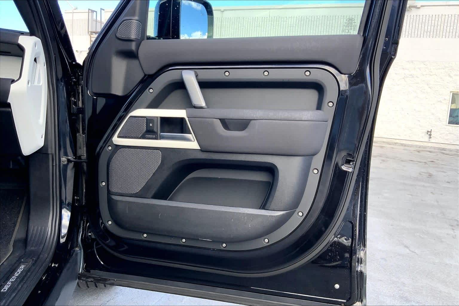 Thumbnail: 2022 Land Rover Defender - 28