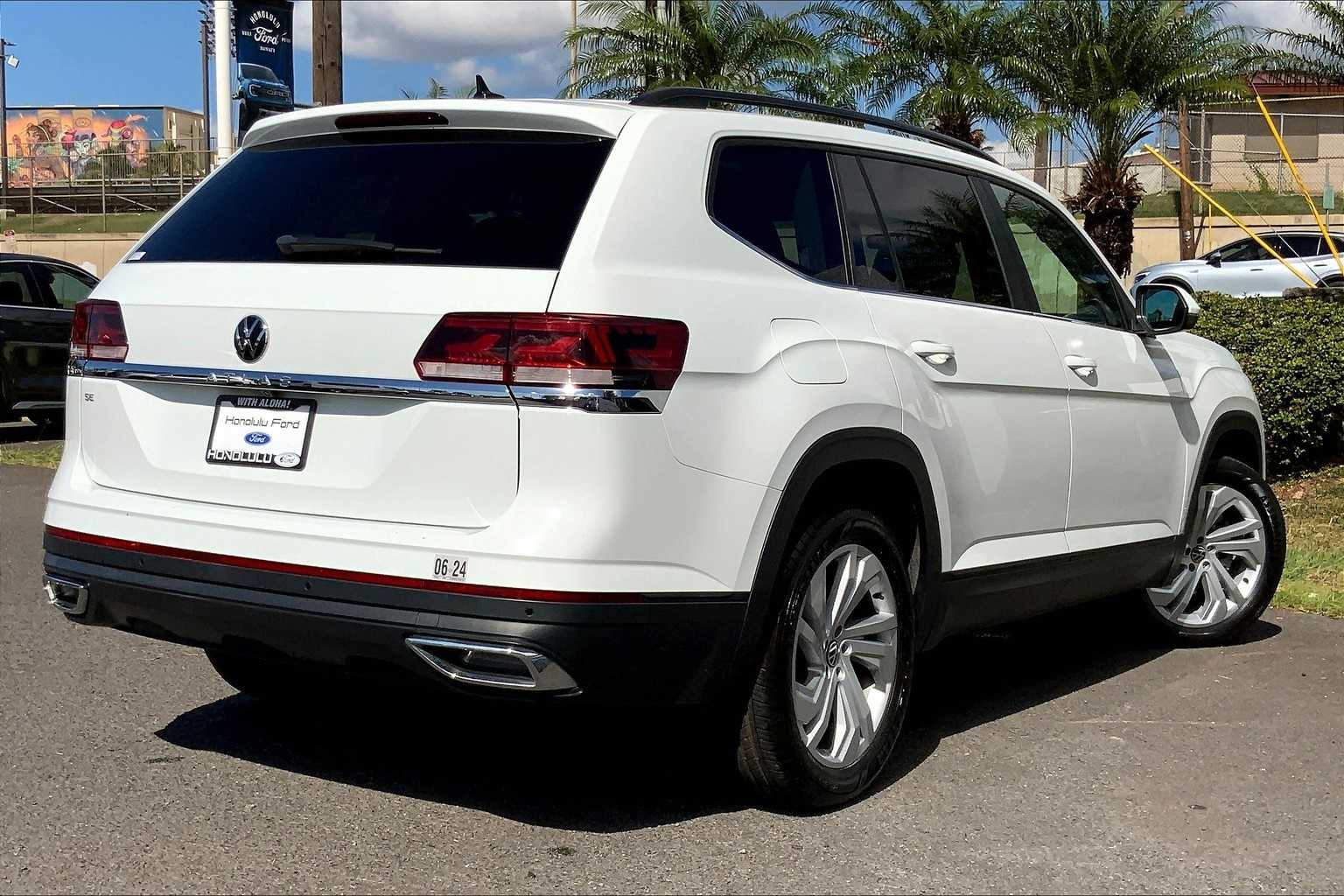 Thumbnail: 2023 Volkswagen Atlas - 22