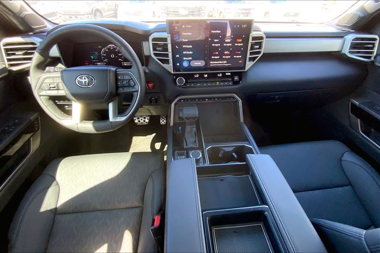 Thumbnail: 2025 Toyota Tundra - 10