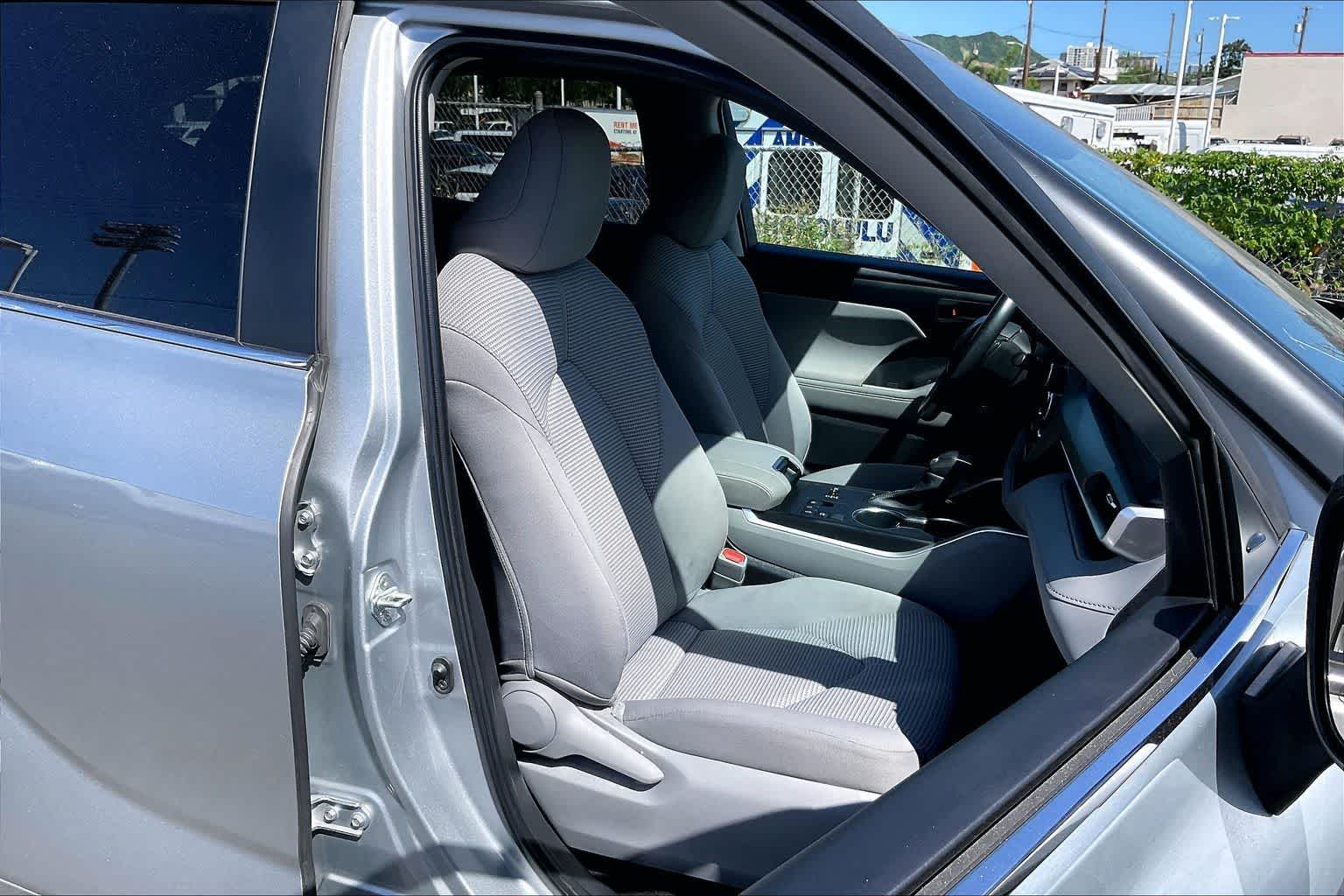 Thumbnail: 2023 Toyota Highlander - 13
