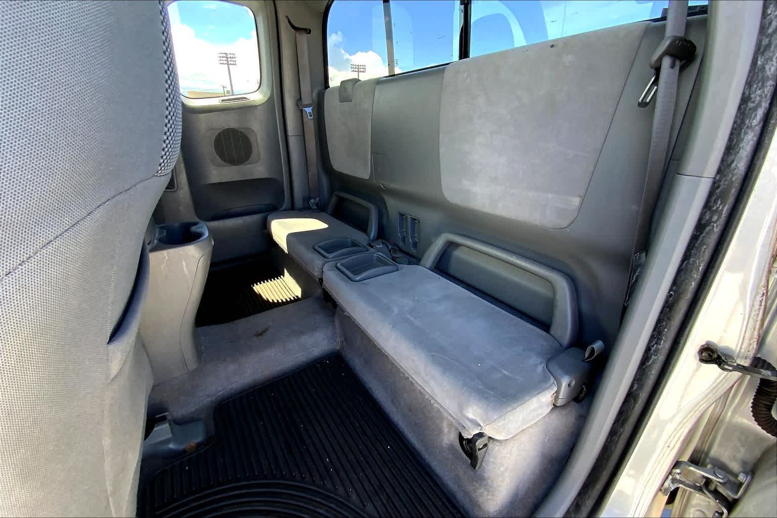 Thumbnail: 2005 Toyota Tacoma - 29