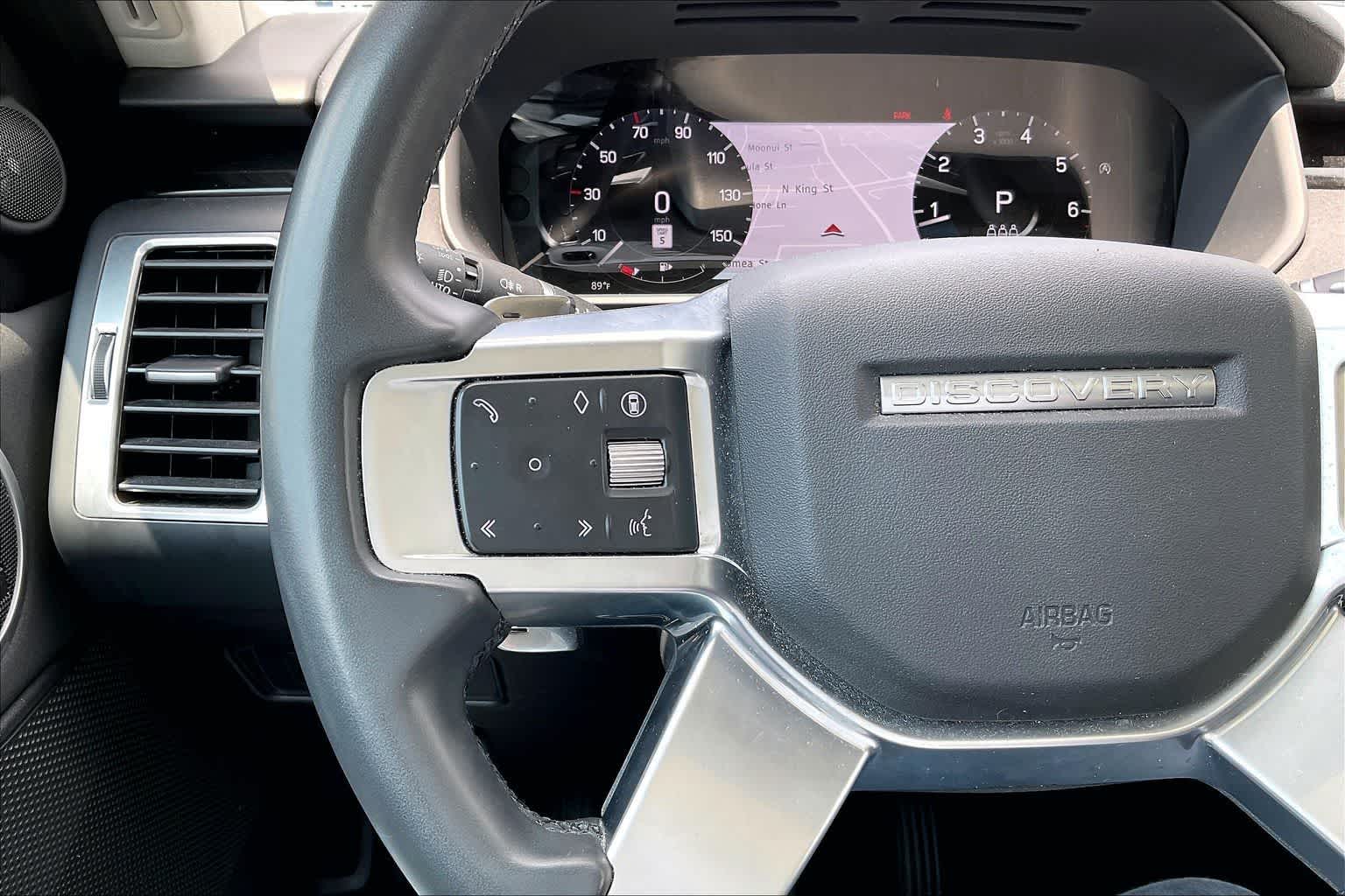 Thumbnail: 2024 Land Rover Discovery - 24