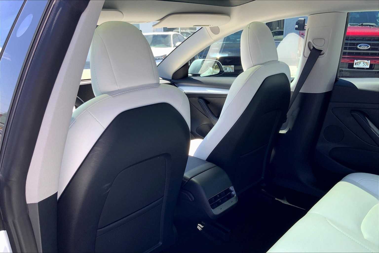 Thumbnail: 2023 Tesla Model 3 - 12
